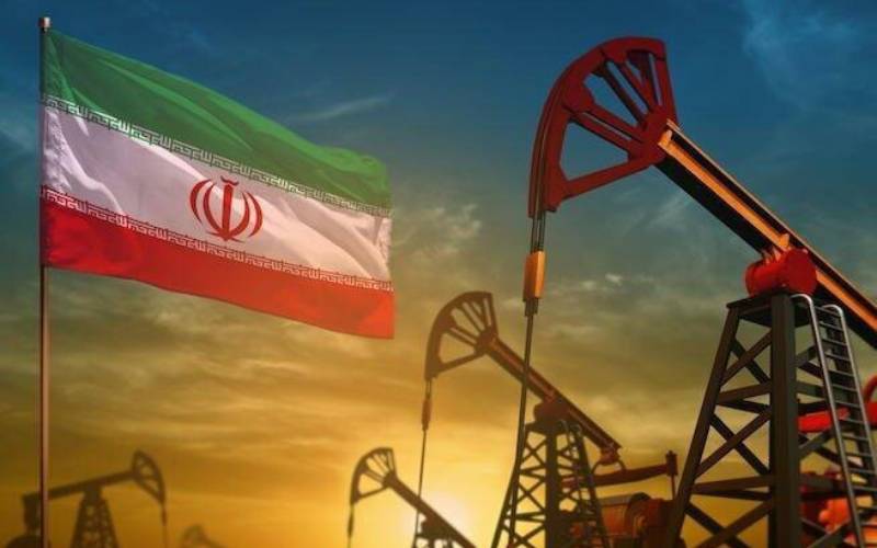 US sanctions Iranian oil smugglers to paralyse military actions